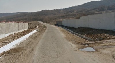 Села до Лом протестират срещу път в окаяно състояние