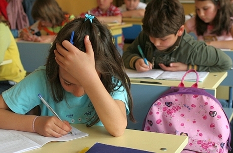 5884 четвъртокласници на малки матури утре