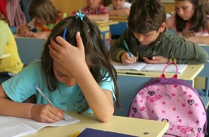 5884 четвъртокласници на малки матури утре