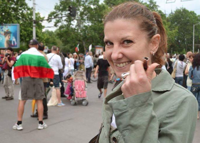 Миролюба Бенатова: Защо му е на Росен Ангелов да пази тишина като се гръмва?!