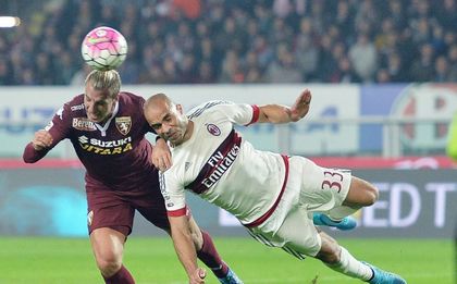 Защитник на Милан в нокаут след тежък сблъсък