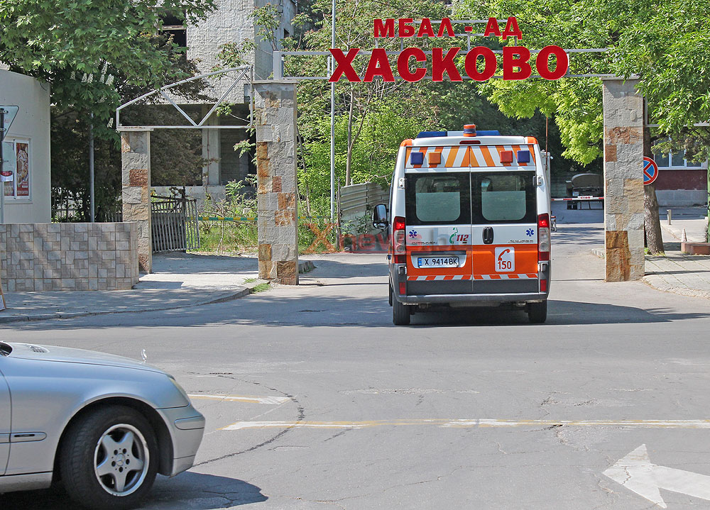 Мъж се простреля, пламна и дома му