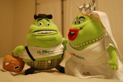 За мен един женен мъж, моля!