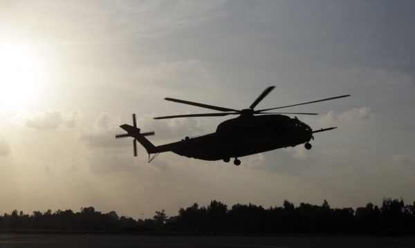 Парче от US хеликоптер падна и рани дете в японско училище