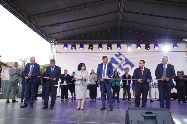 Европейски избори 2019: Кандидатите за евродепутати Ева Майдел и Лиляна Павлова присъстваха на откриването на обновения централен градски площад в Костинброд