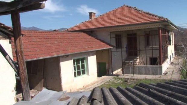 Лекарка завлече пенсионери с хиляди левове в пловдивско село