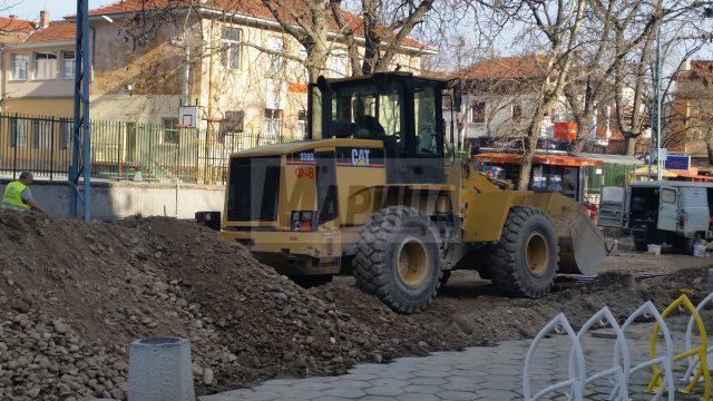 Пловдивчани ужасени: Молим се да не е римска гробница! (ГАЛЕРИЯ)