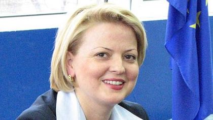 Ученици слушат лекция за правата на човека