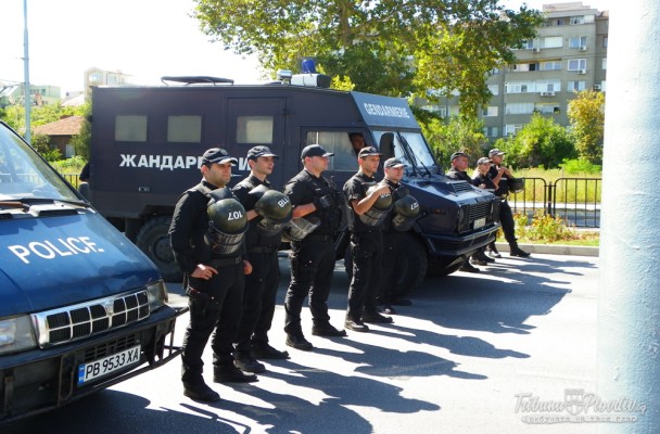 Полицията в Пловдив на крак! Затварят основни булeварди