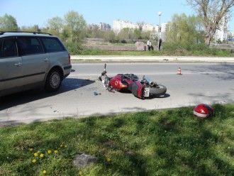 Двама непълнолетни са с наранявания, паднаха от мотор