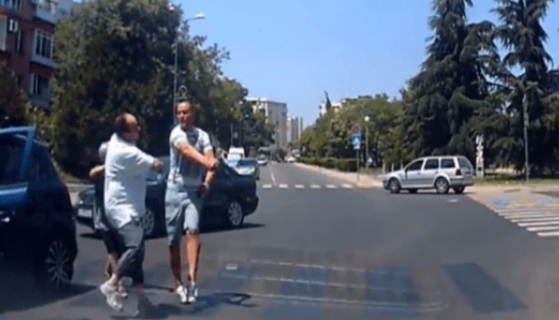 Лют скандал с юмруци между катастрофирали шофьори в Пловдив