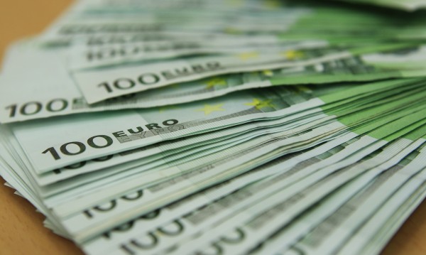 Дебели глоби грозят нашенци заради вили в Гърция