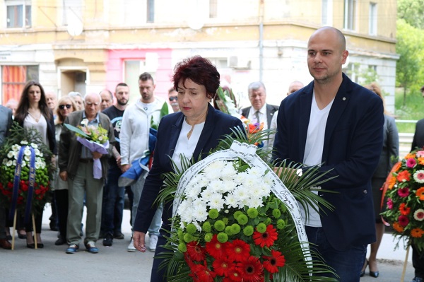 Перник: Градът се поклони ред подвига на Христо Ботев и на падналите в борбите за свободата и независимостта на България