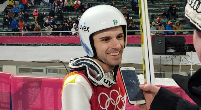 Спорт: Силен вятър и обилен снеговалеж попречиха на Зографски да се класира за втория скок на малка шанца в Зеефелд, Австрия