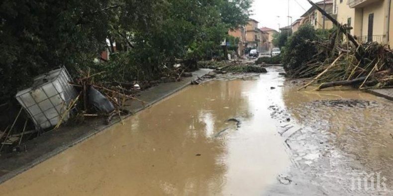 Стотици евакуирани заради потопа в Северна Италия (ВИДЕО)