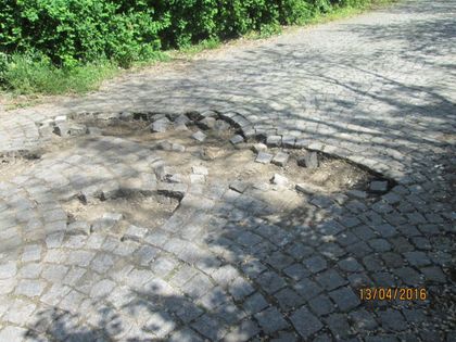 Вандали къртят павета от алеите в парковете