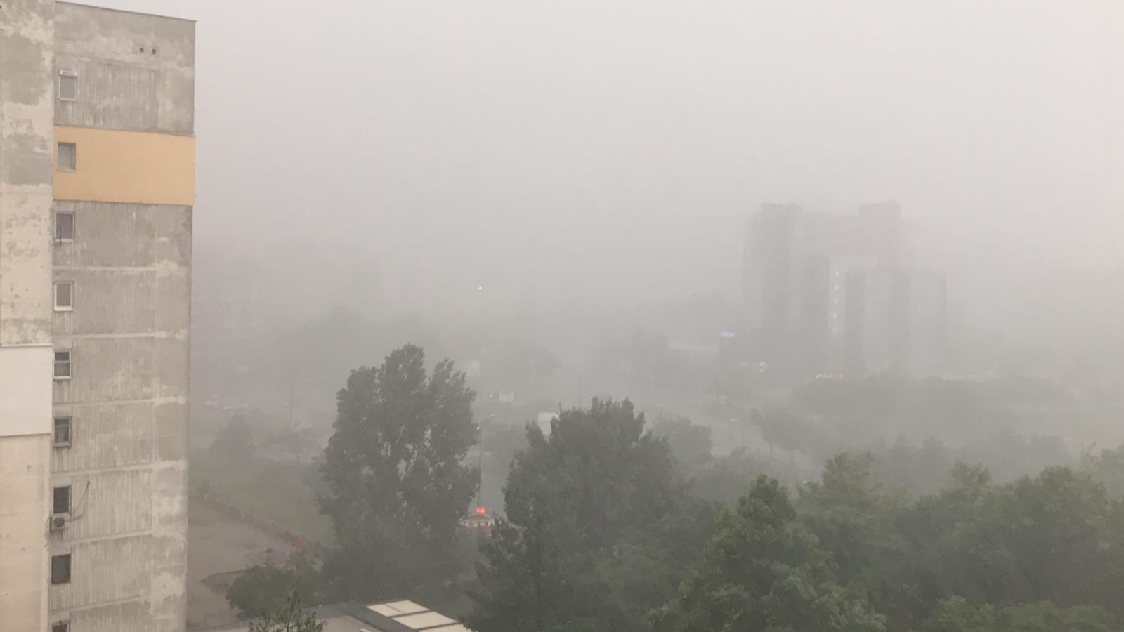 Буря с градушка удари Тракия! Порой над Пловдив
