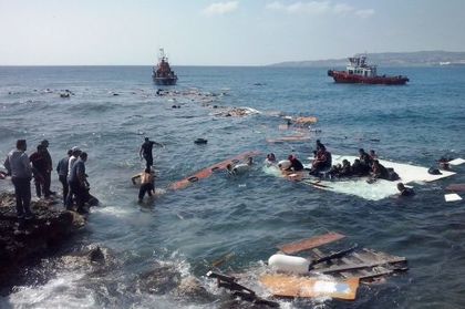 Мор: Над 400 бежанци са се удавили в Средиземно море нощес