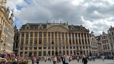 Задържаха мюсюлманка, подстрекавала към атентат срещу футболни фенове в Белгия