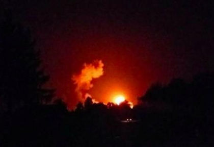 Адски взрив във военен склад в Украйна до границата с Русия, върви евакуация, спрени са полетите (СНИМКИ/ВИДЕО)