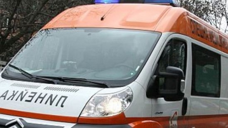 Зверска катастрофа на Е-79! Кола изхвърча от пътя