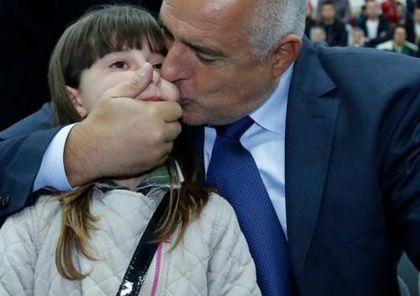 Кой опипва и изнасилва българската публичност с гузната си лява ръка