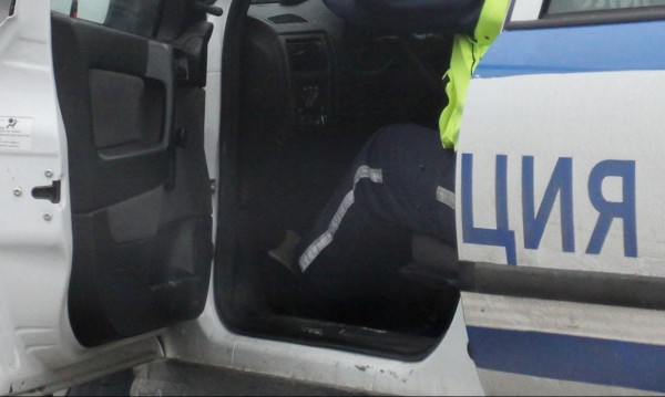 Сърдити старчета в Пловдивско! Дядо тръгна да ръга съсед, прибраха го