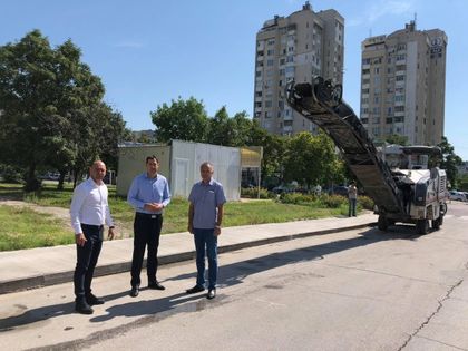 Обновяват микрорайон в