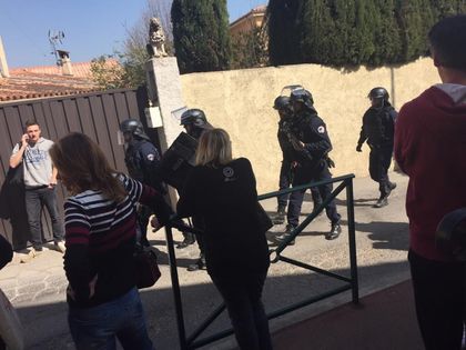 Има арестуван и трети човек за стрелбата в гимназията във Франция