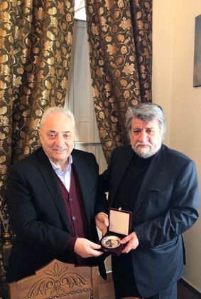 Председателят на парламентарната Комисия по културата и медиите Вежди Рашидов беше награден с почетния знак “Свети Стефан” в Екзархията в Истанбул