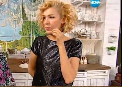 А БЕ, ГАЛА, Я СЕ ЗАНИМАВАЙ С РАЗШИРЕНИТЕ ВЕНИ И УРИНОТЕРАПИЯТА И ПРЕСТАНИ ДА СЕ ВРЕШ В ПОЛИТИКАТА С БЕЗУМНА БЕЗПОМОЩНОСТ!