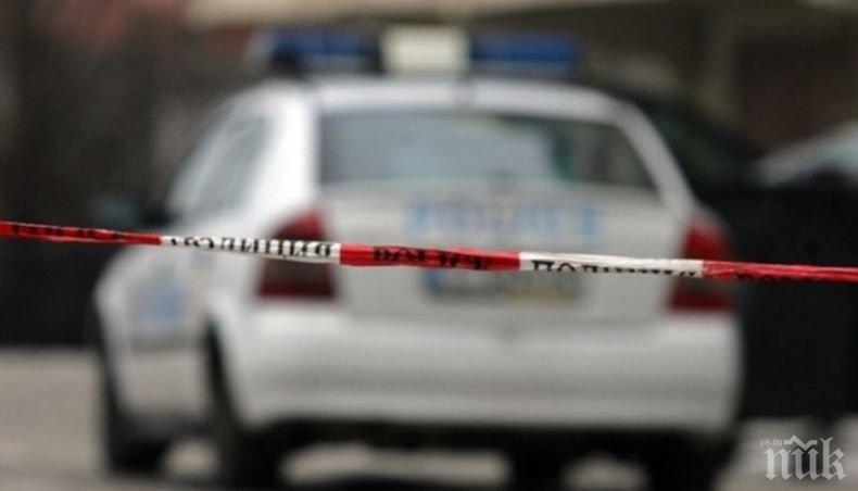Десетки гледат екшън в Сандански! Млад мъж е с избити зъби след нападение с метален бокс
