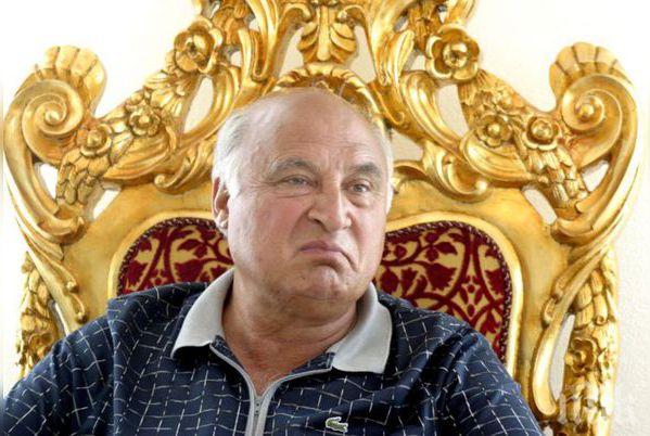 Златният трон на цар Киро изхвърлен на боклука