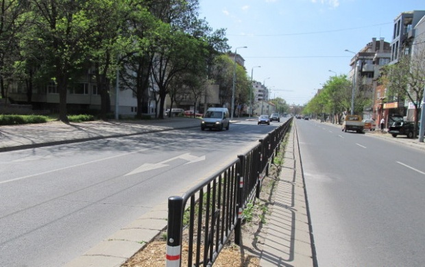 Нова маркировка и мантинели по булевардите в Пловдив