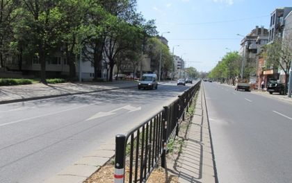 Нова маркировка и мантинели по булевардите в Пловдив
