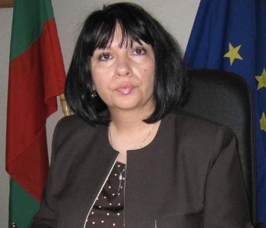Министър Петкова: Токът може да поевтинее, защото пада и цената на природния газ