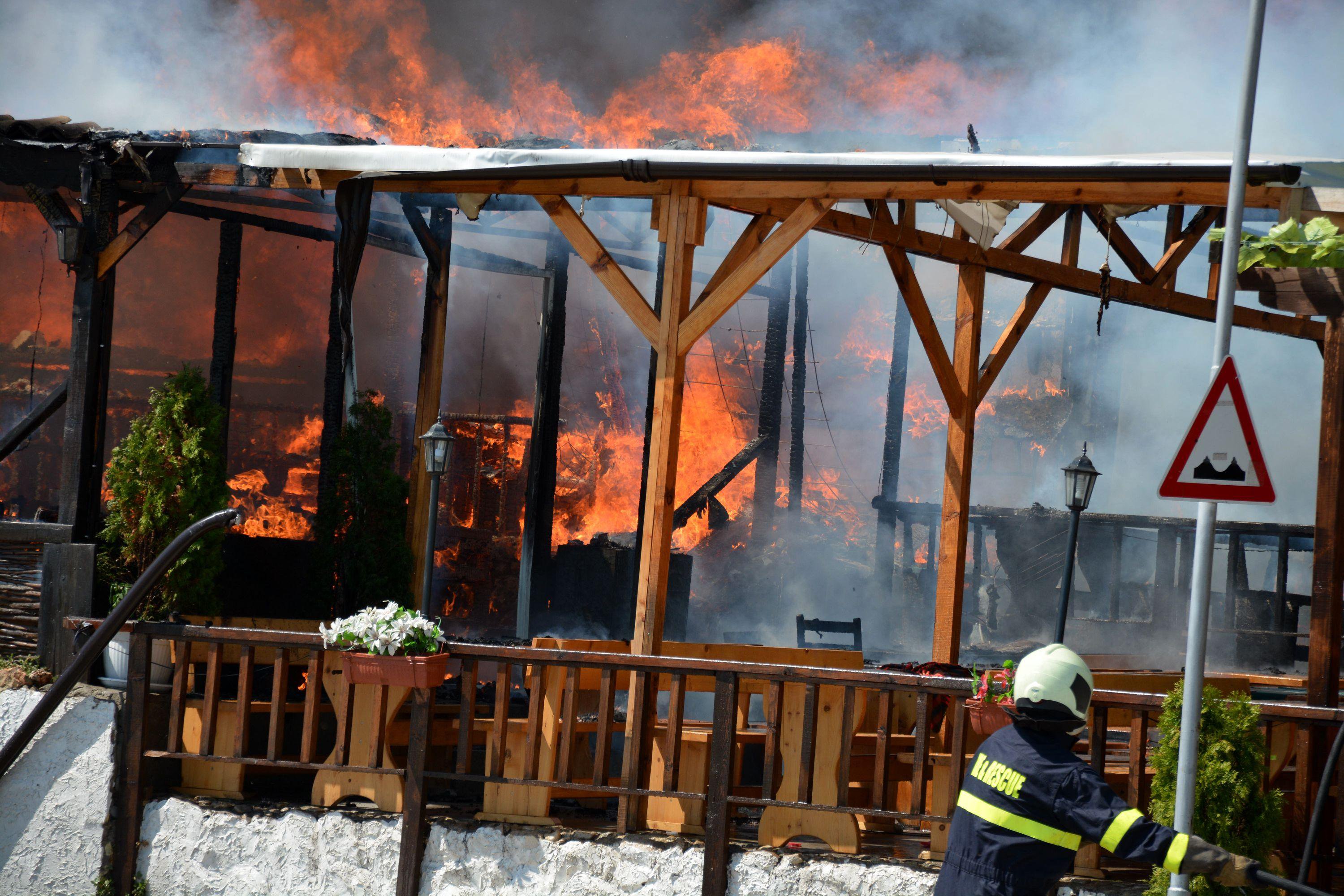 Запалиха заведение в Пловдивско, извършителят е арестуван
