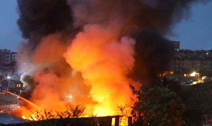 Пожар горя в най-голямата рафинерия в Европа