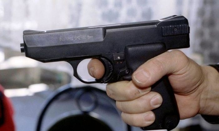 Шофьор на БМВ заплаши с пистолет друг на пловдивско кръстовище!