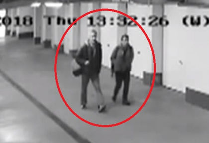 Тези двама наглеци се издирват от столичните ченгета за изключително дръзка кражба в 