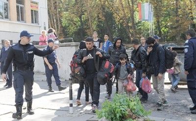 Българинът по-толерантен към гейове, отколкото към бежанци