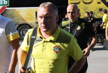 Белия остава в Ботев!