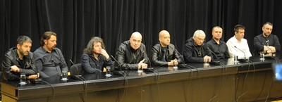 Слави не отстъпва, иска да си прочете писмото, иначе развалят договора с bTV