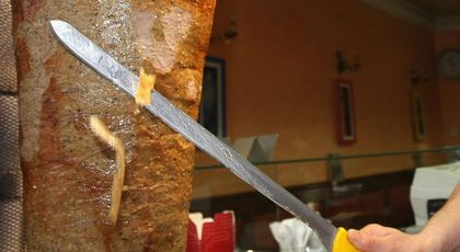 Жена падна в капана на алчен търговец! Купи си дюнер за... 2600 евро
