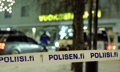 Финландия: Убиха шеф на общински съвет и двама журналисти