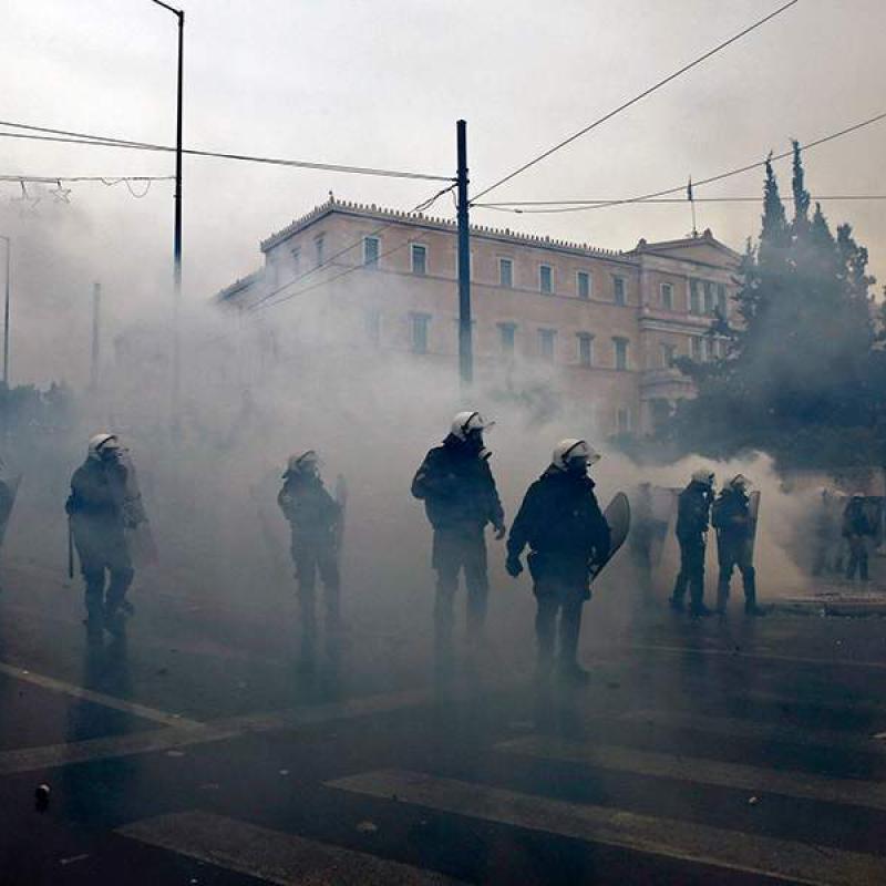 Kathimerini: Полицията предпази протеста срещу Преспанското споразумение от манипулация