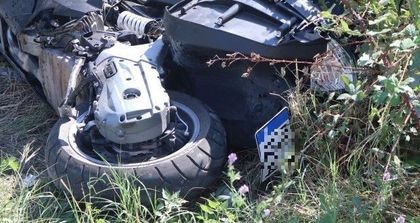 Пловдивчанин с мотор се блъсна челно в Опел, в болница е