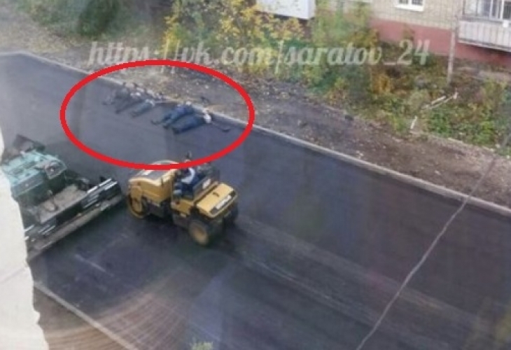 СНИМКИ на работници, натръшкани върху горещ асфалт, подлудиха мрежата