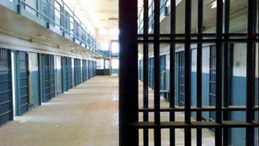Затвор за кюстендилец, обрал две гимназии