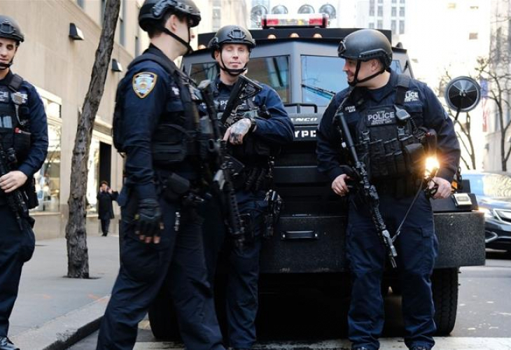 Заговор за бомбена атака е осуетен в Ню Йорк (СНИМКИ)